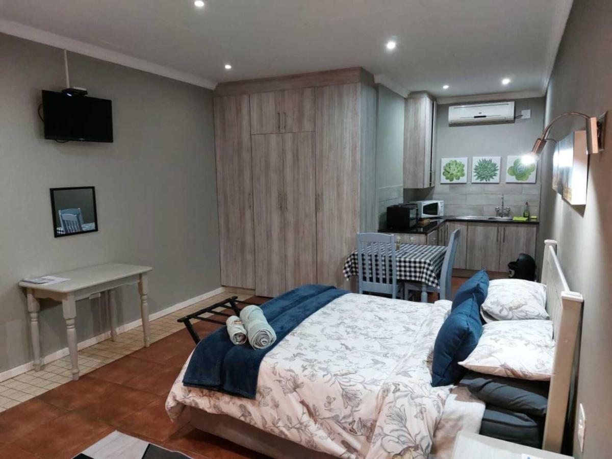 Wisteria Lane Guesthouse Postmasburg Buitenkant foto