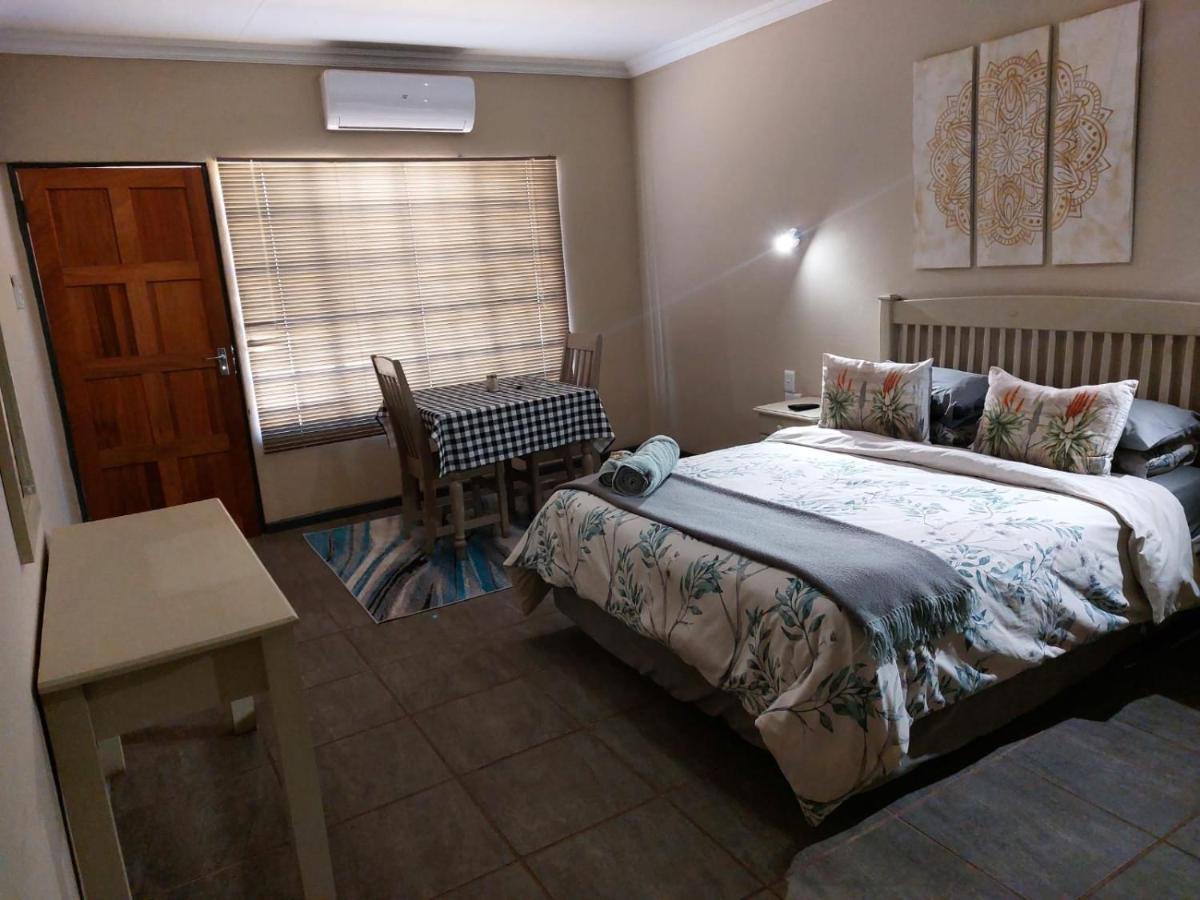 Wisteria Lane Guesthouse Postmasburg Buitenkant foto